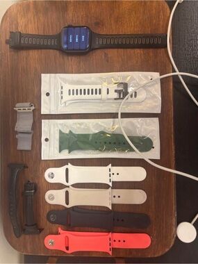 45mm Apple Watch with 9 bands